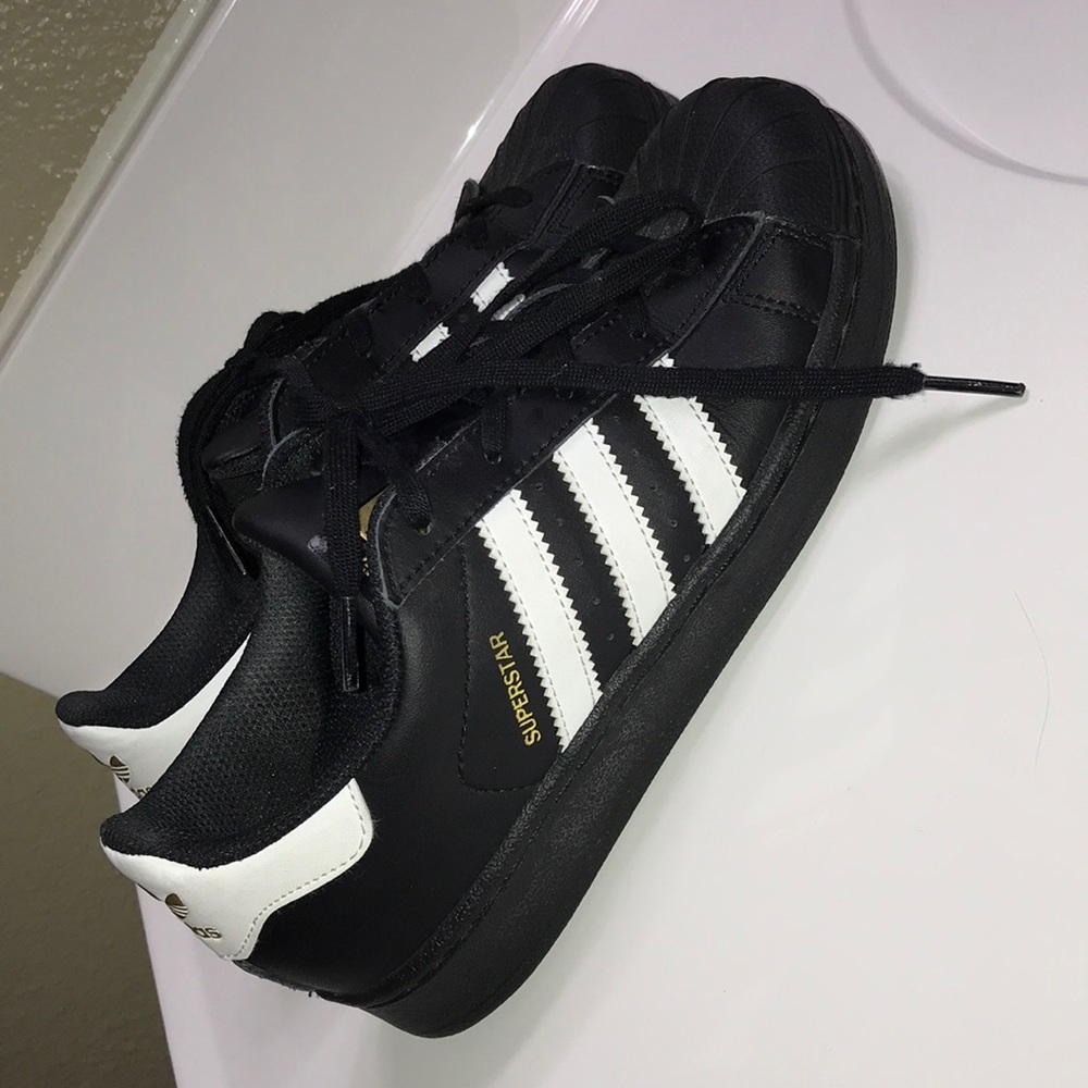 Adidas superstars